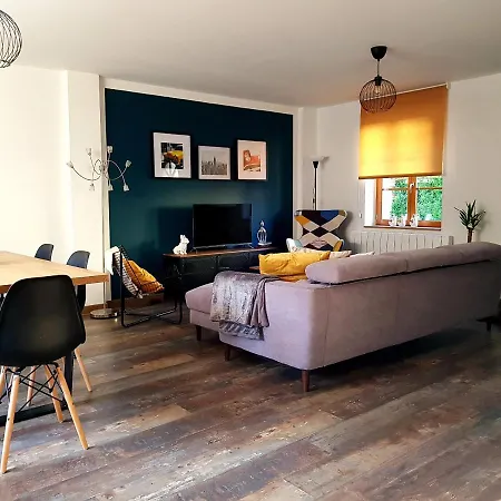 Le Petit Relais De *